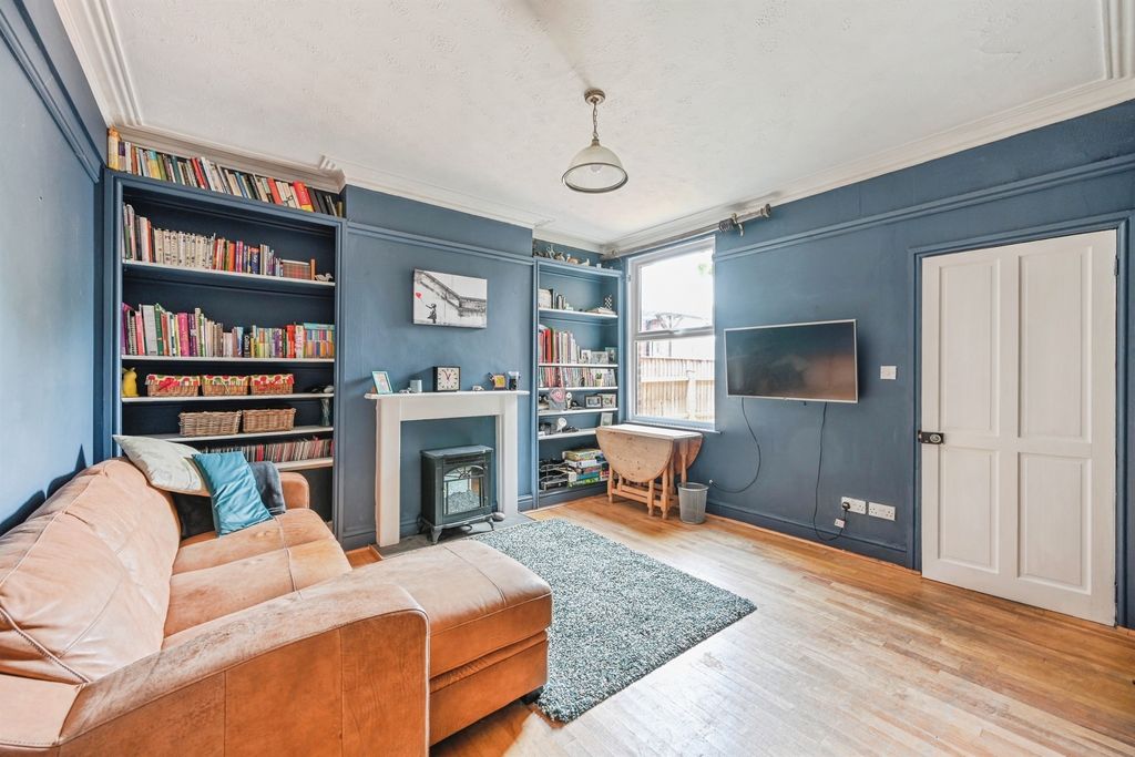 Property photo 3 of 17