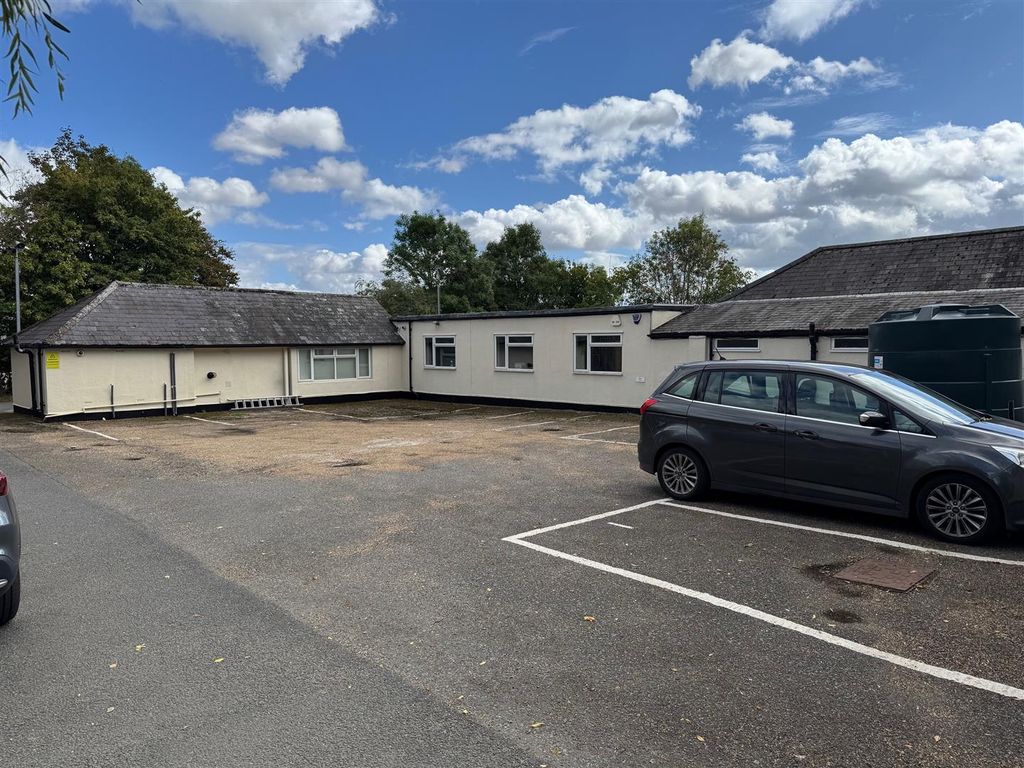 Property photo 3 of 11 Photo2.Jpg