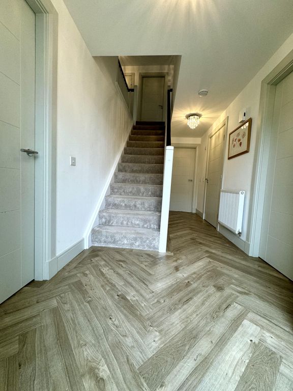 Property photo 2 of 31