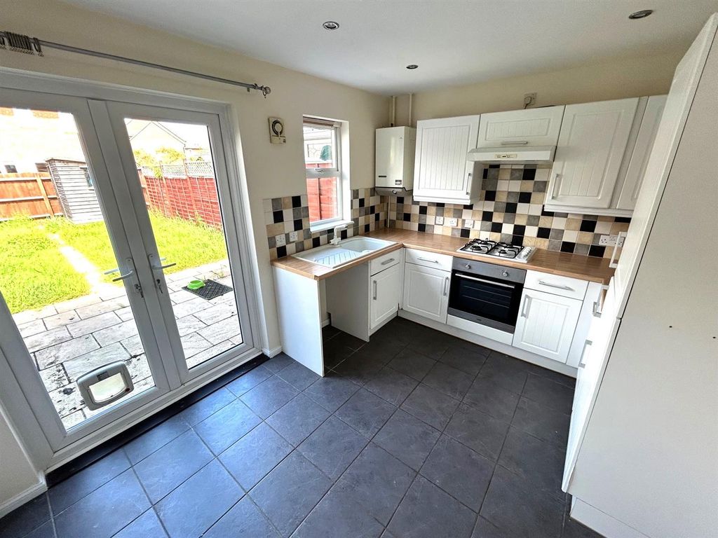 Property photo 2 of 10 Kitchen/Diner