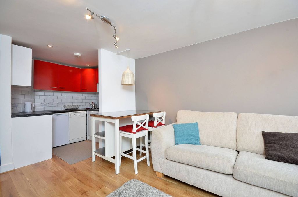 Property photo 1 of 8