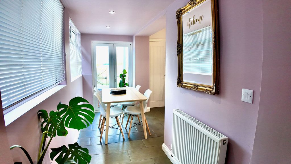 Property photo 3 of 38