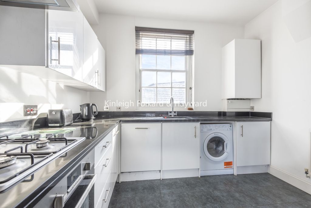 Property photo 3 of 9 84A38564-B026-49Ad-9