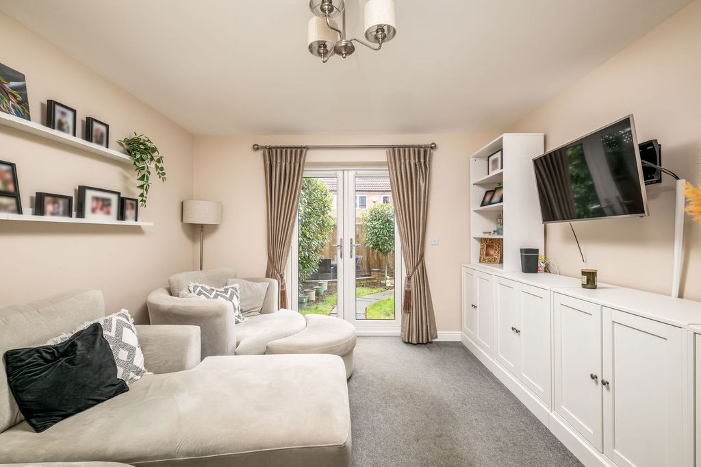 Property photo 3 of 26