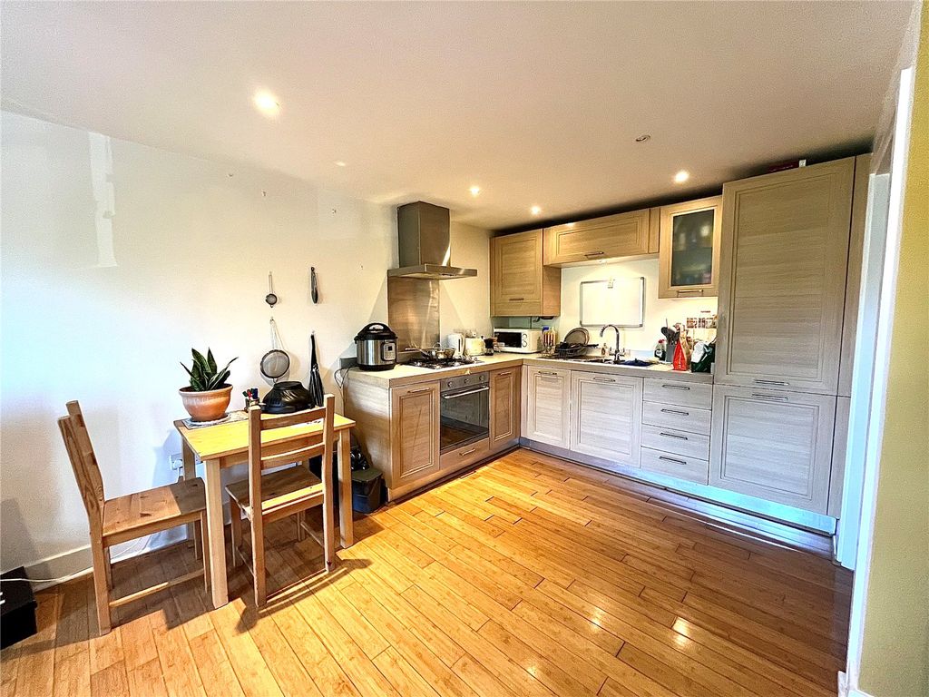 Property photo 2 of 11 Picture No. 25