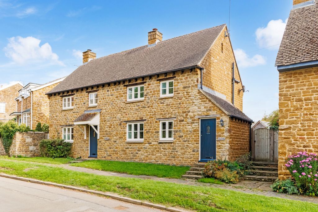 Property photo 1 of 9