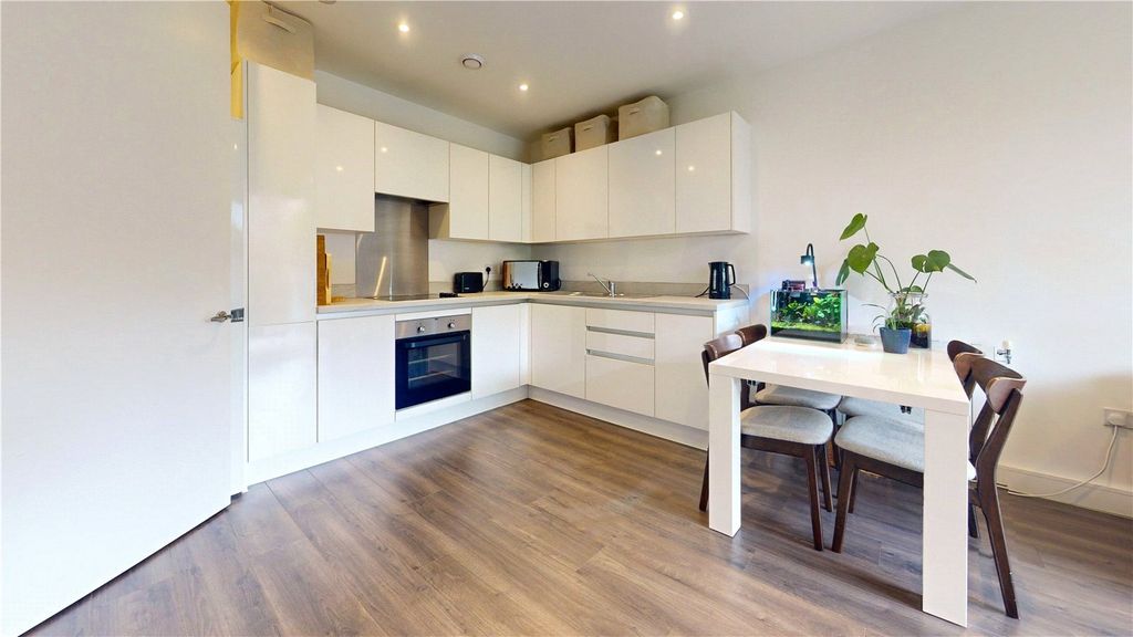 Property photo 3 of 16 Picture 3