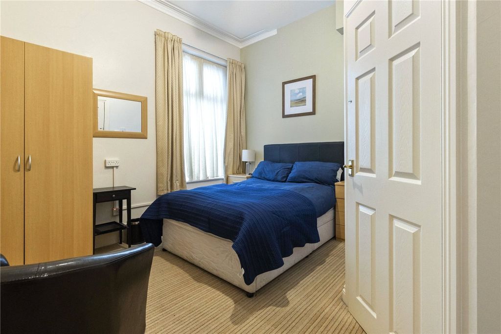 Property photo 3 of 28 Picture No. 03