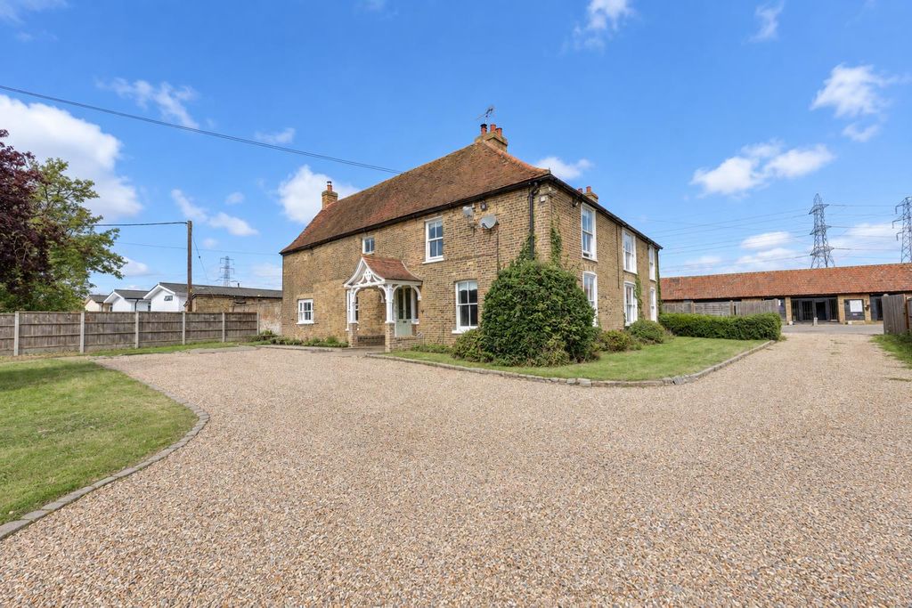 Property photo 1 of 35 2582619D-CD33-433B-8Ab3-C45C793A1383.Png