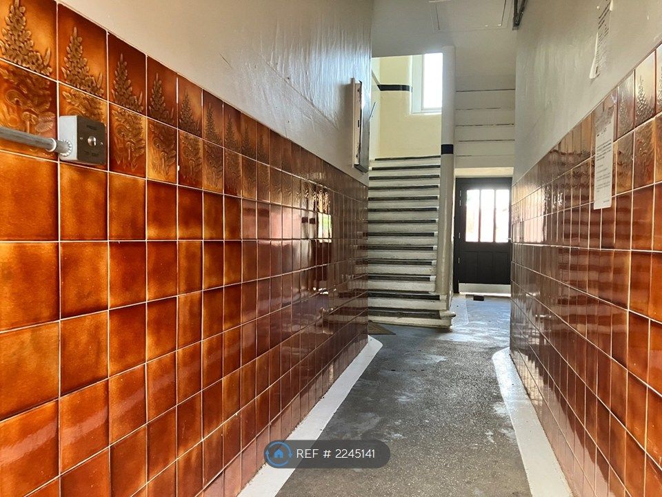 Property photo 2 of 31
