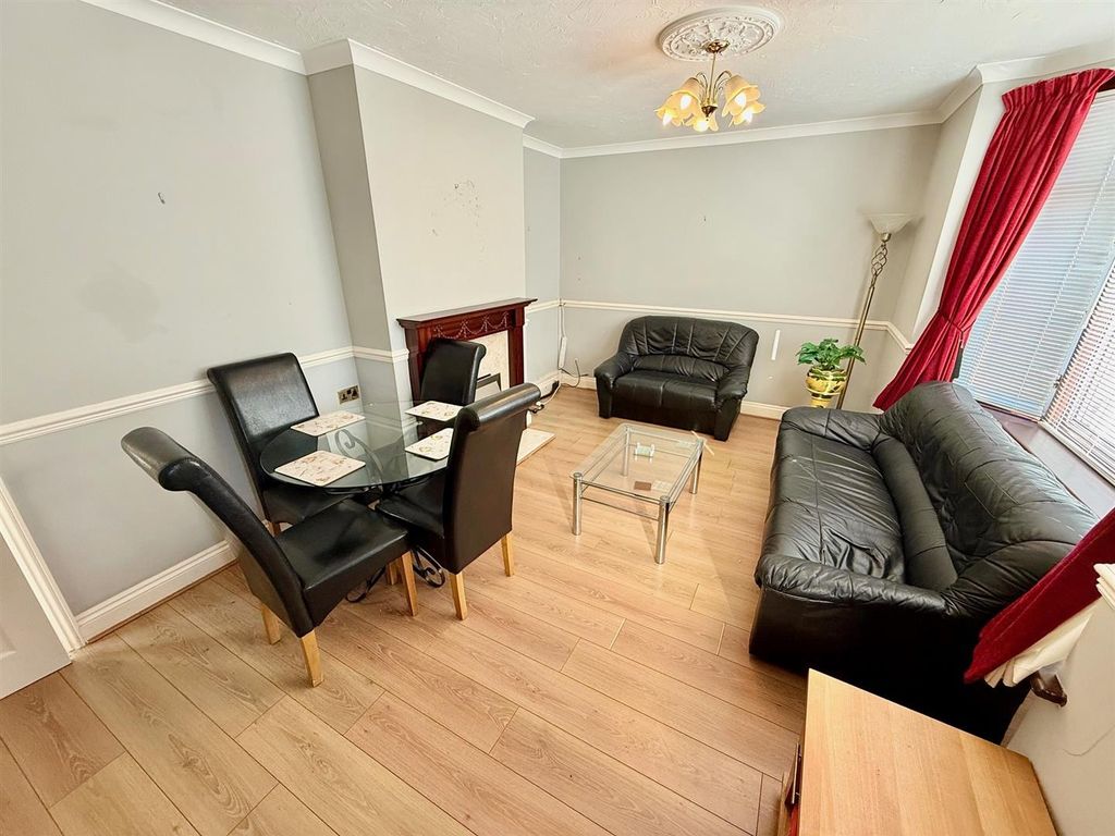 Property photo 3 of 9 Living Room