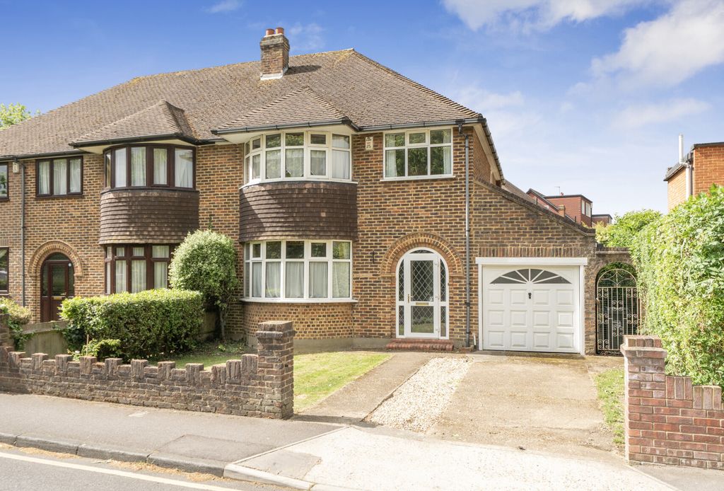 Property photo 1 of 17 1462698-2-6A04468...