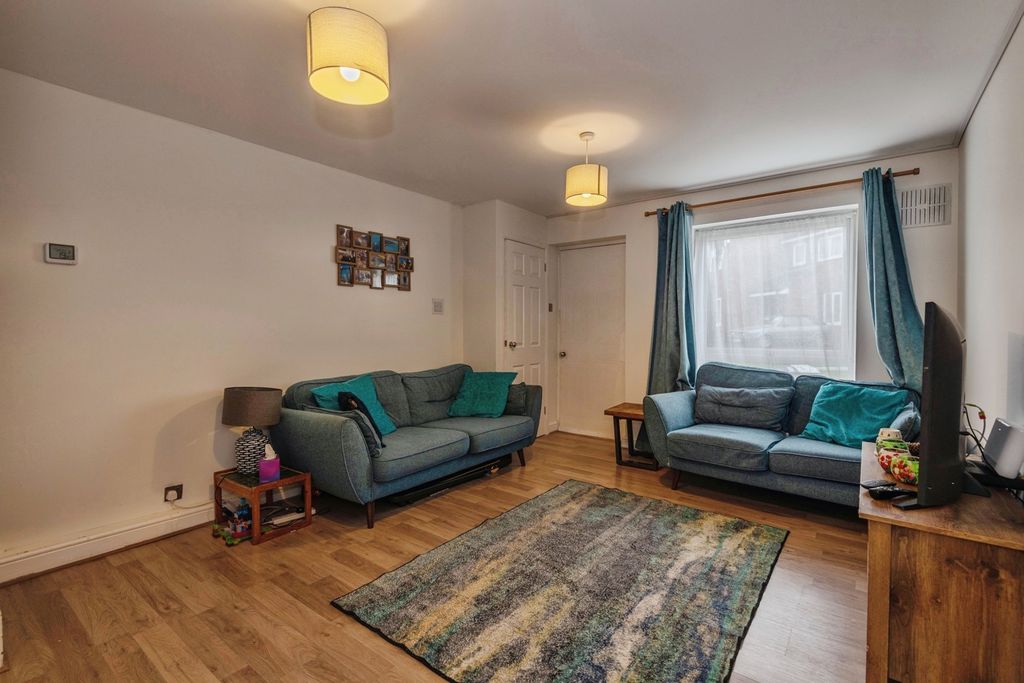 Property photo 3 of 13 Pbox-Img.Jpg
