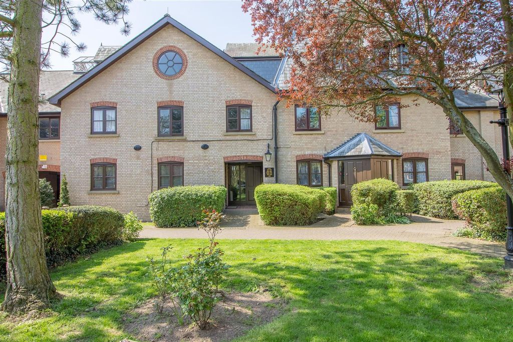 Property photo 1 of 12