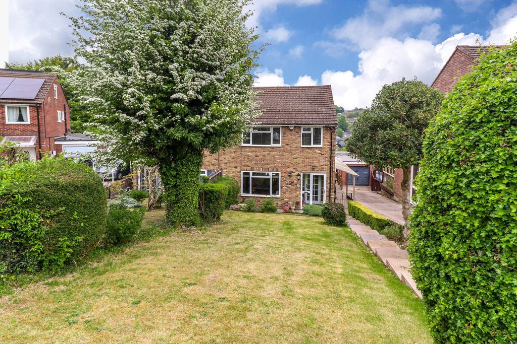 Property photo 1 of 33
