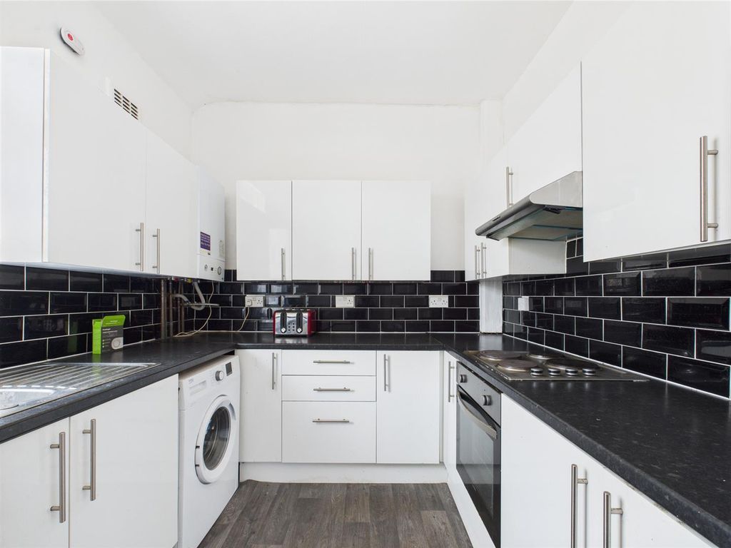 Property photo 1 of 18 Cam03604G0-Pr0027-Still013.Jpg