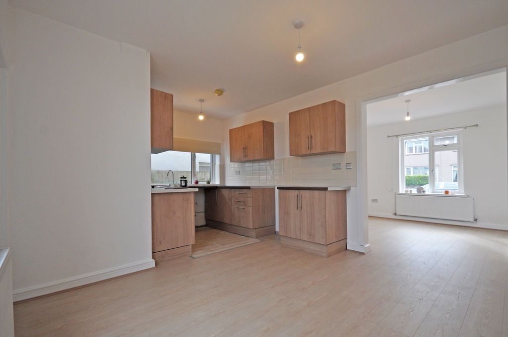 Property photo 3 of 16 Photo 3