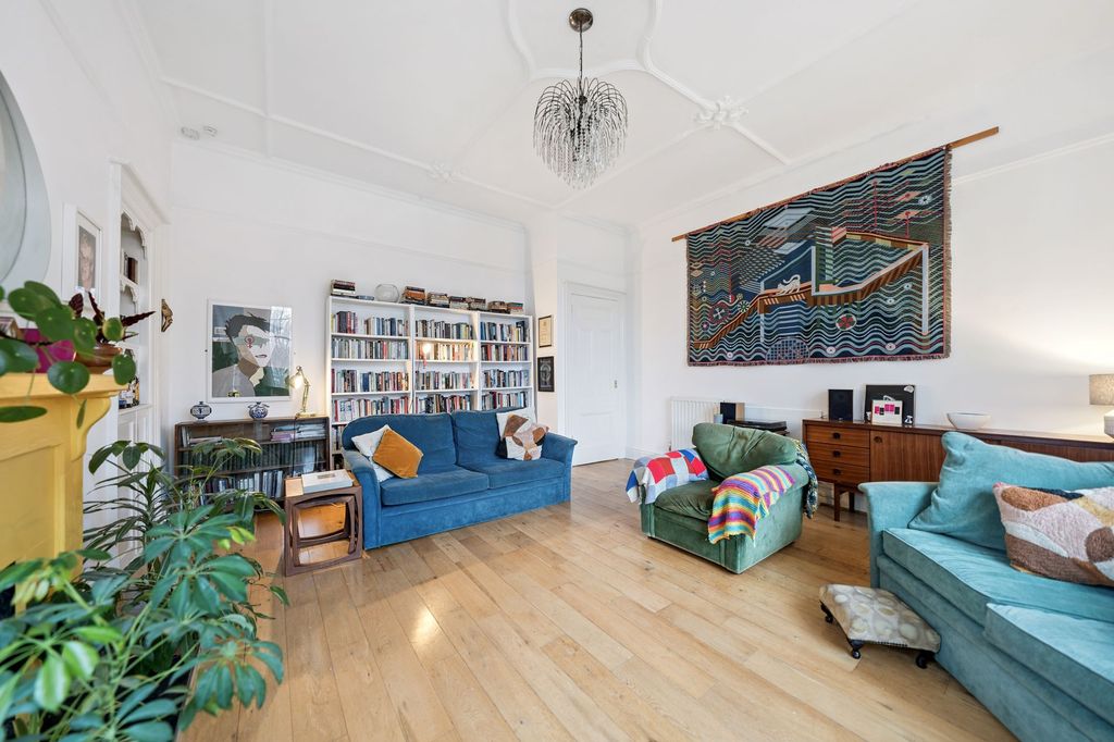 Property photo 3 of 33