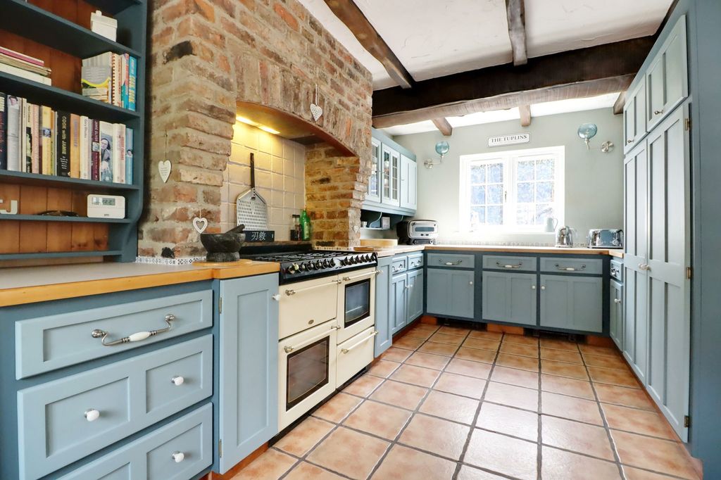 Property photo 3 of 46