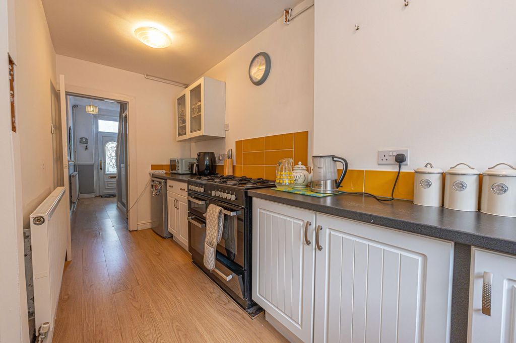 Property photo 2 of 24