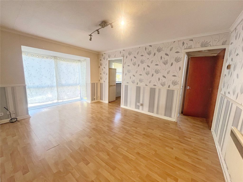 Property photo 2 of 8 Picture No. 06