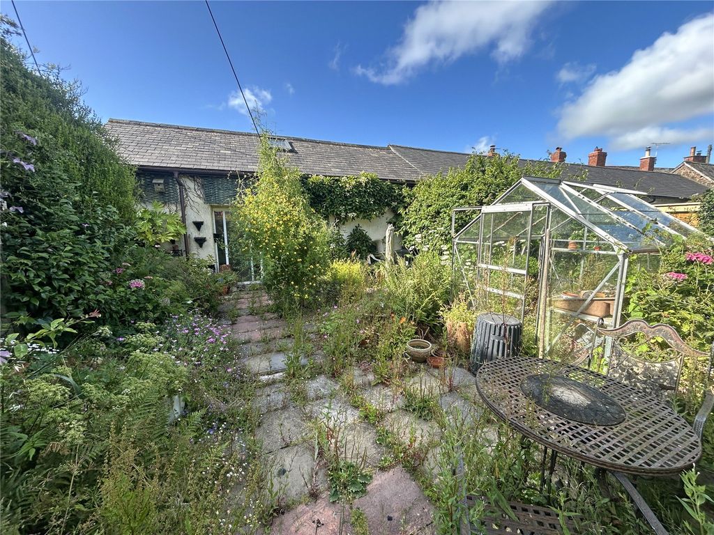 Property photo 3 of 17 Garden