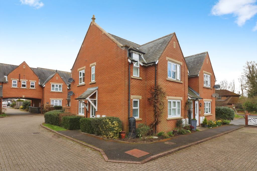 Property photo 1 of 11