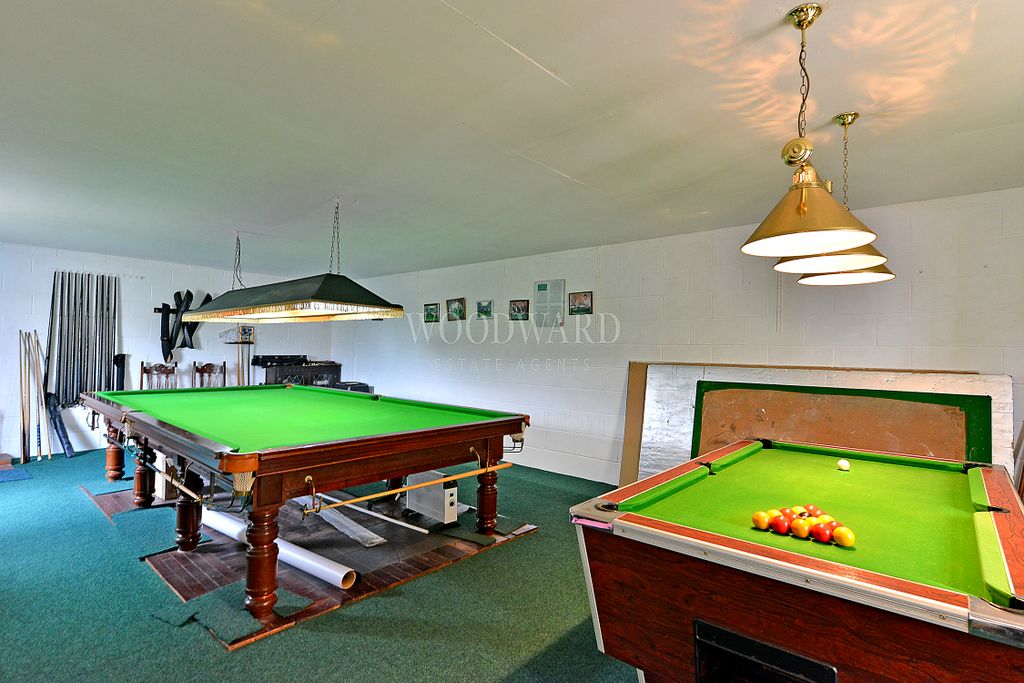 Property photo 3 of 26 Snooker Room