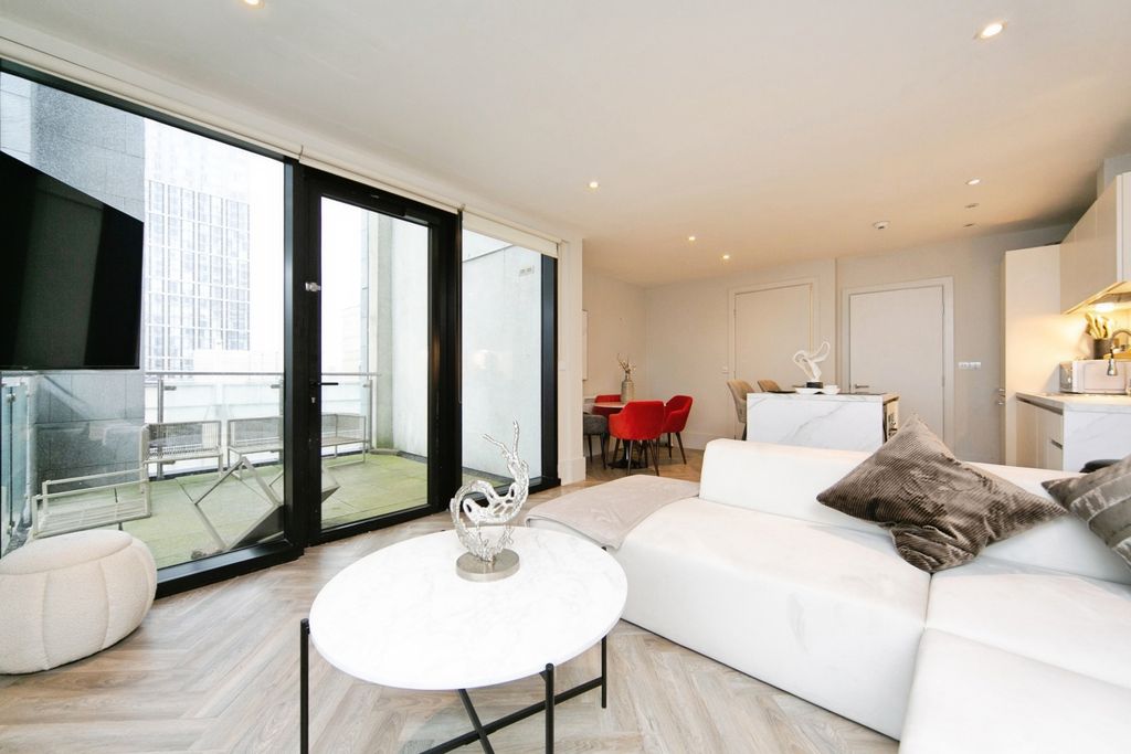 Property photo 2 of 18 Photo