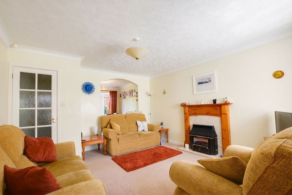 Property photo 2 of 23