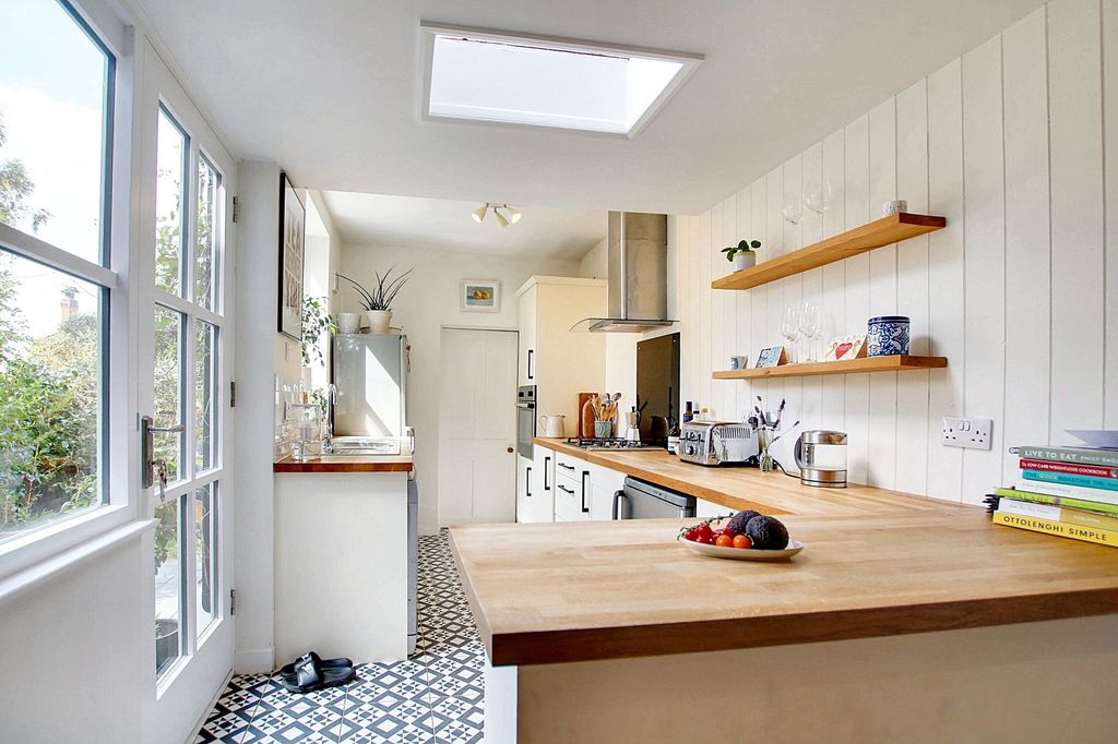 Property photo 2 of 38