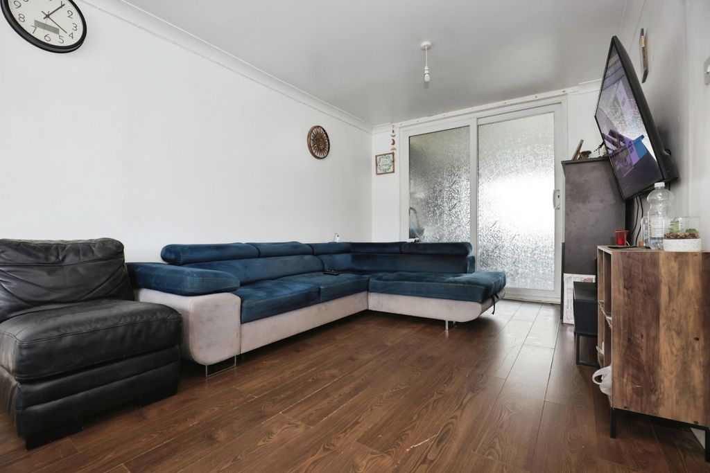 Property photo 2 of 18 Photo