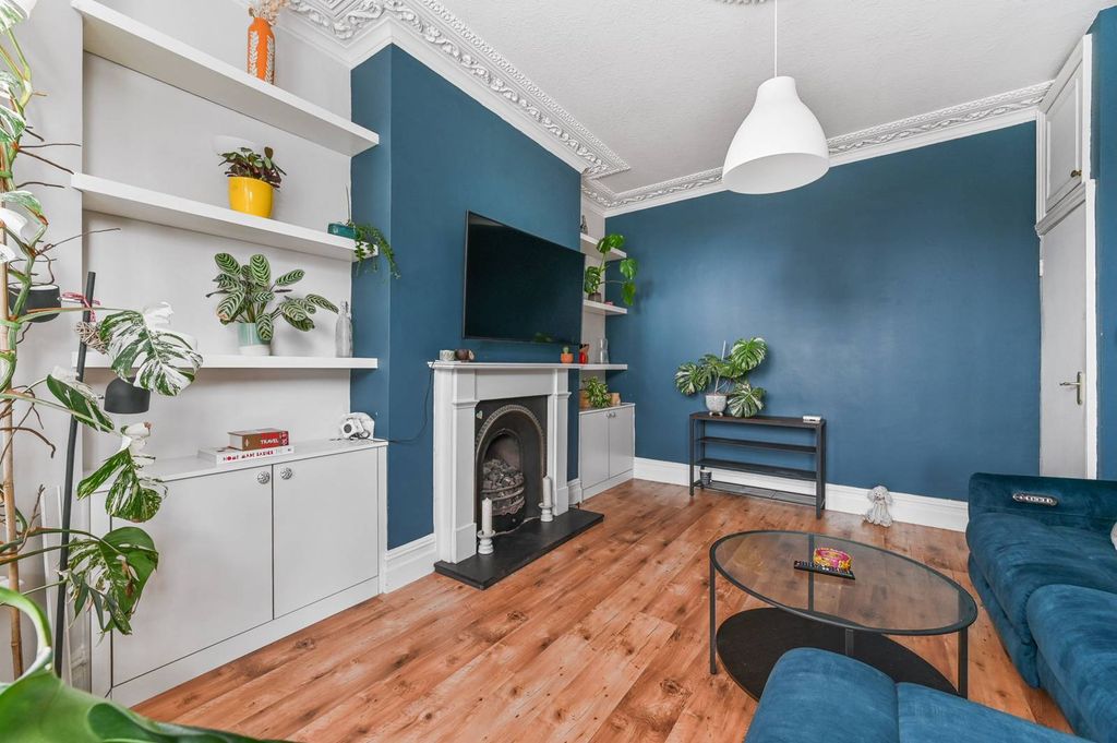 Property photo 3 of 20