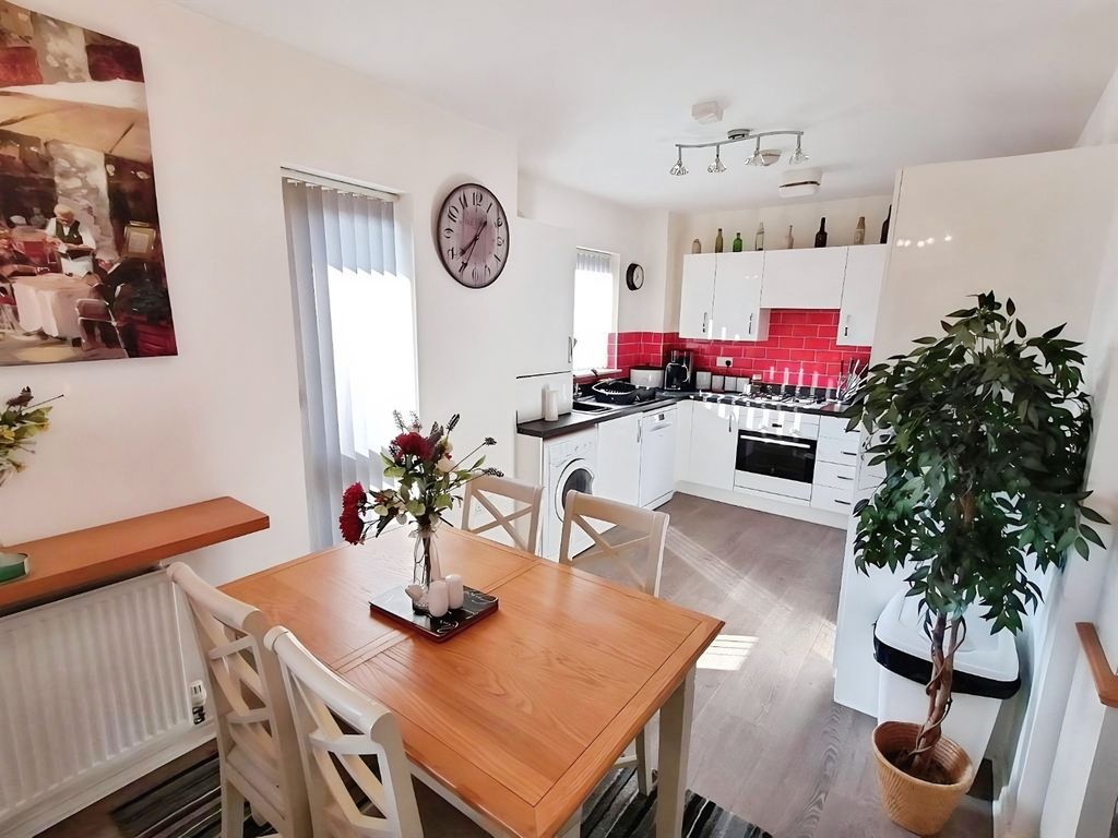 Property photo 2 of 10 Pbox-Img.Jpg