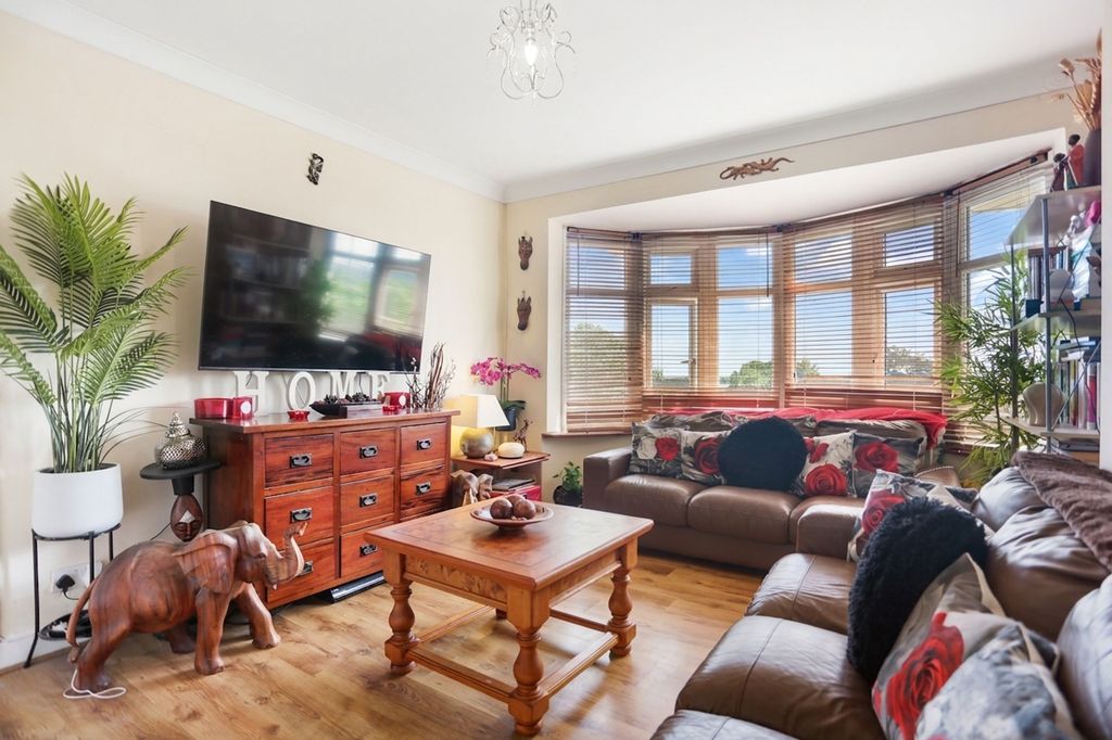 Property photo 3 of 25