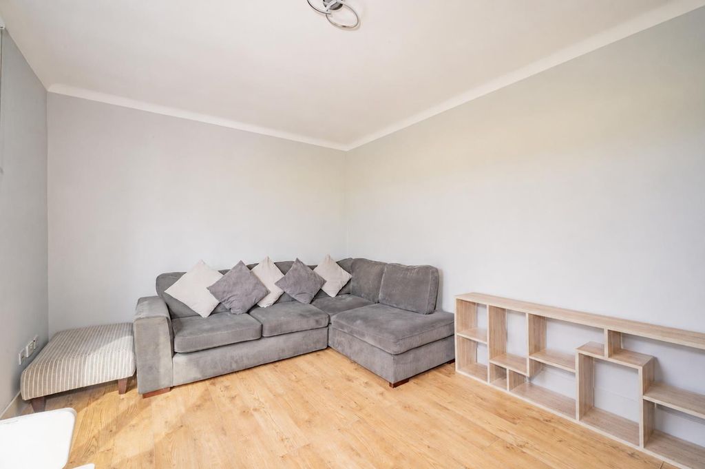 Property photo 3 of 25 Kinnaird Cottage Auchterhouse-1.Jpg