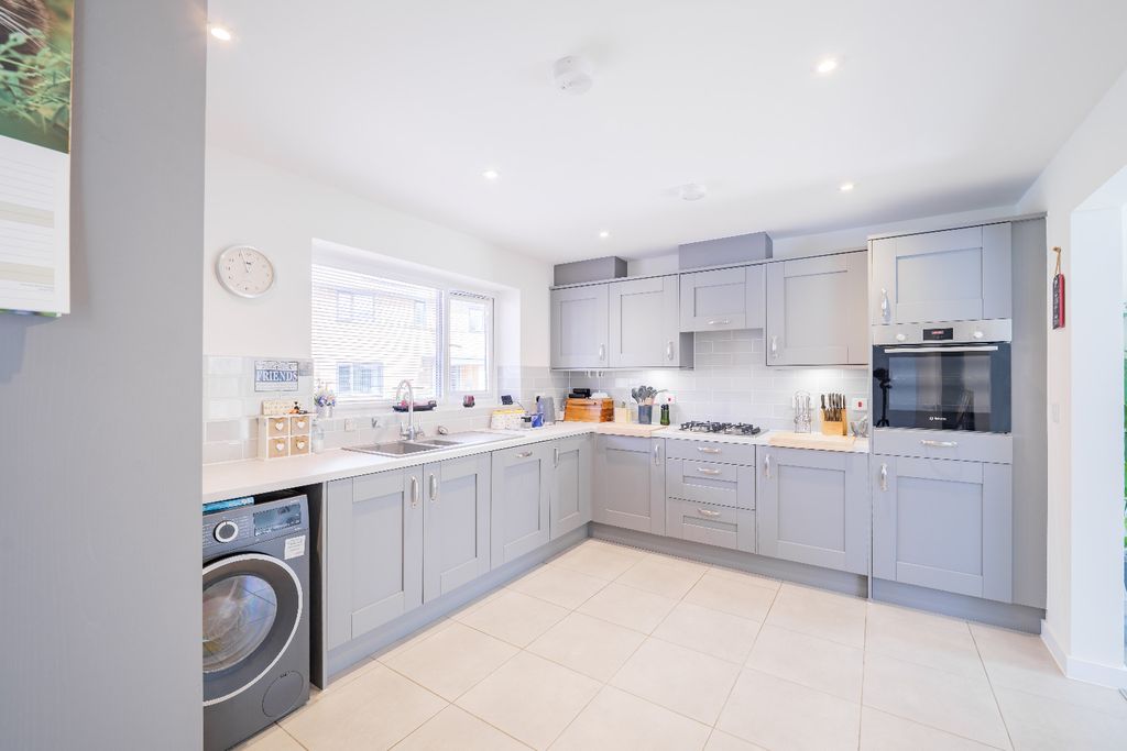 Property photo 2 of 23 5352565