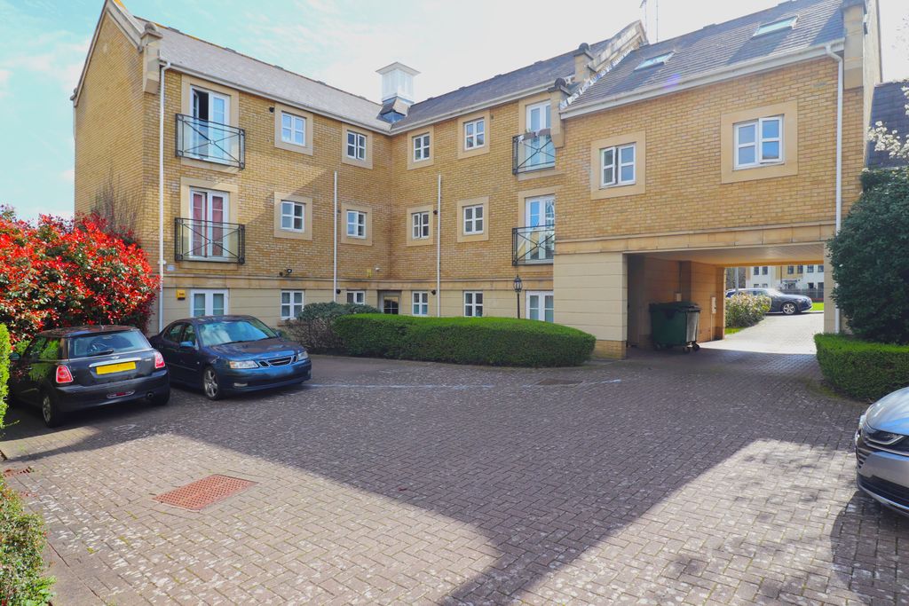 Property photo 1 of 12