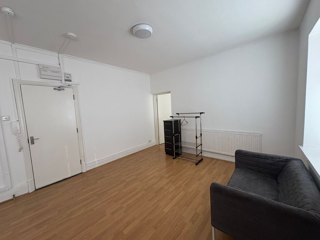Property photo 3 of 8