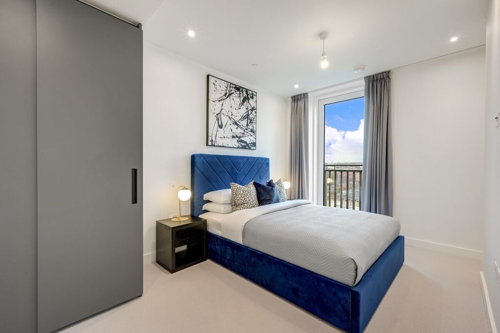 Property photo 2 of 11 11.03 Grand Centr...