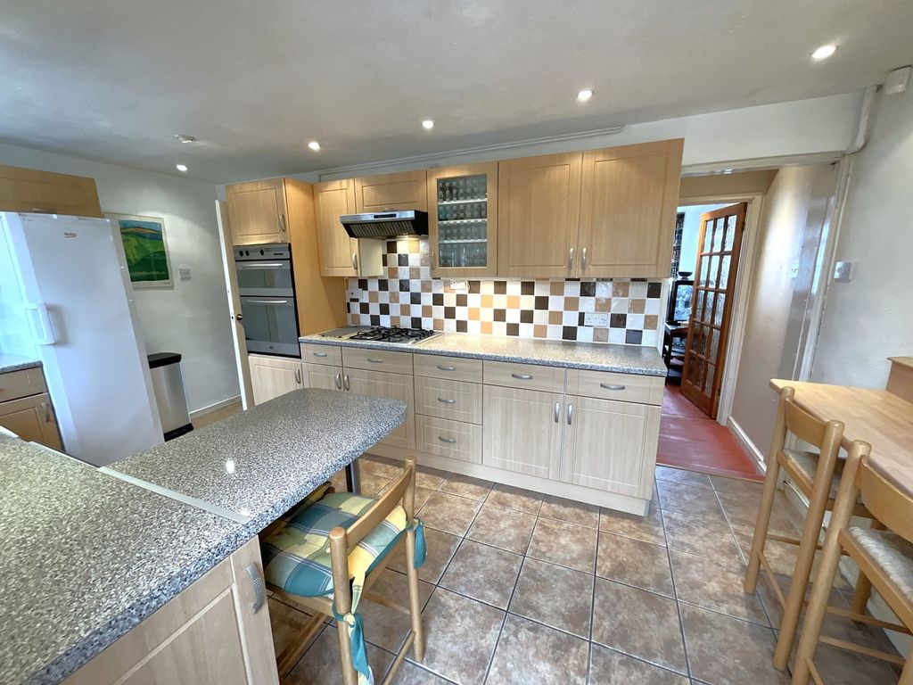 Property photo 2 of 22