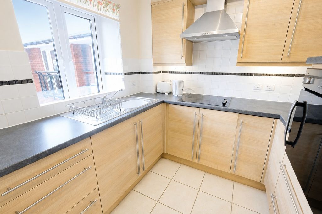 Property photo 2 of 17