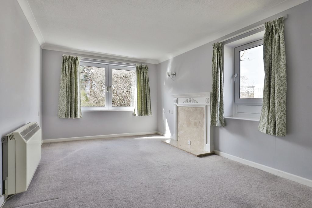 Property photo 2 of 8