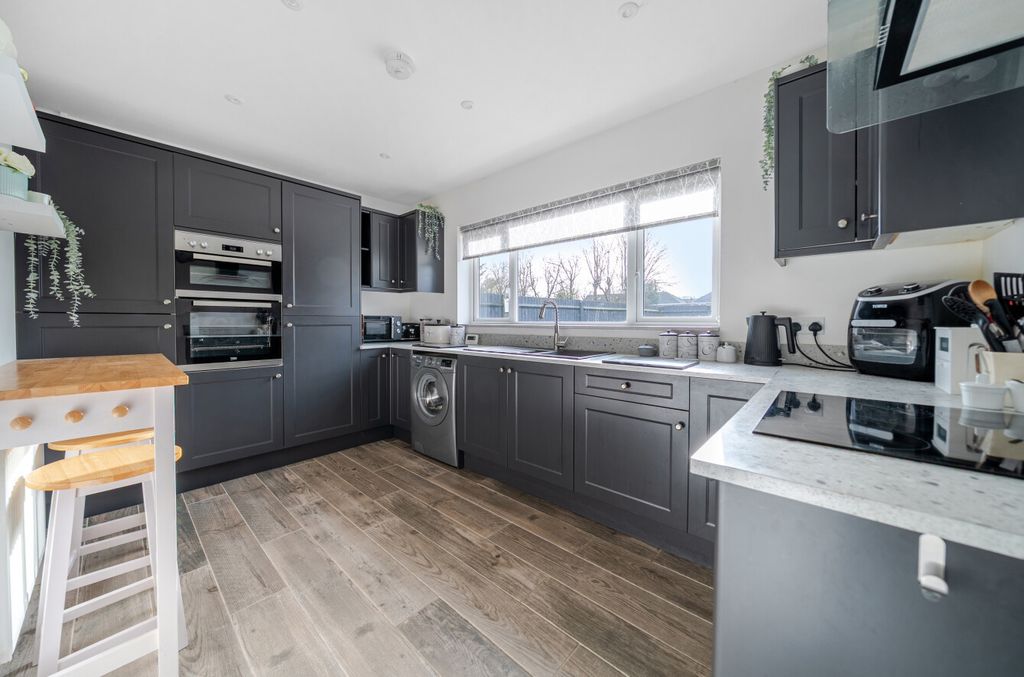 Property photo 3 of 14 1419248-11-69A9B2...