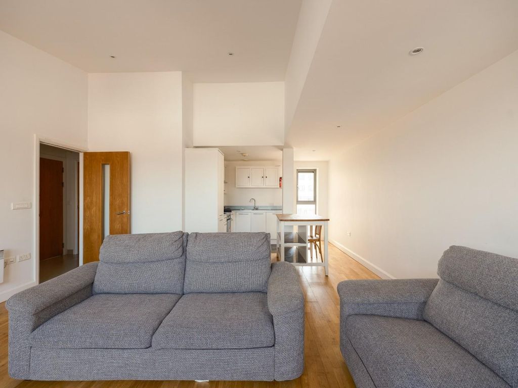 Property photo 3 of 17 Cnr58896.Jpg