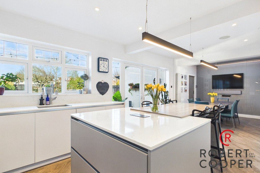 Property photo 2 of 12 Picture No. 21