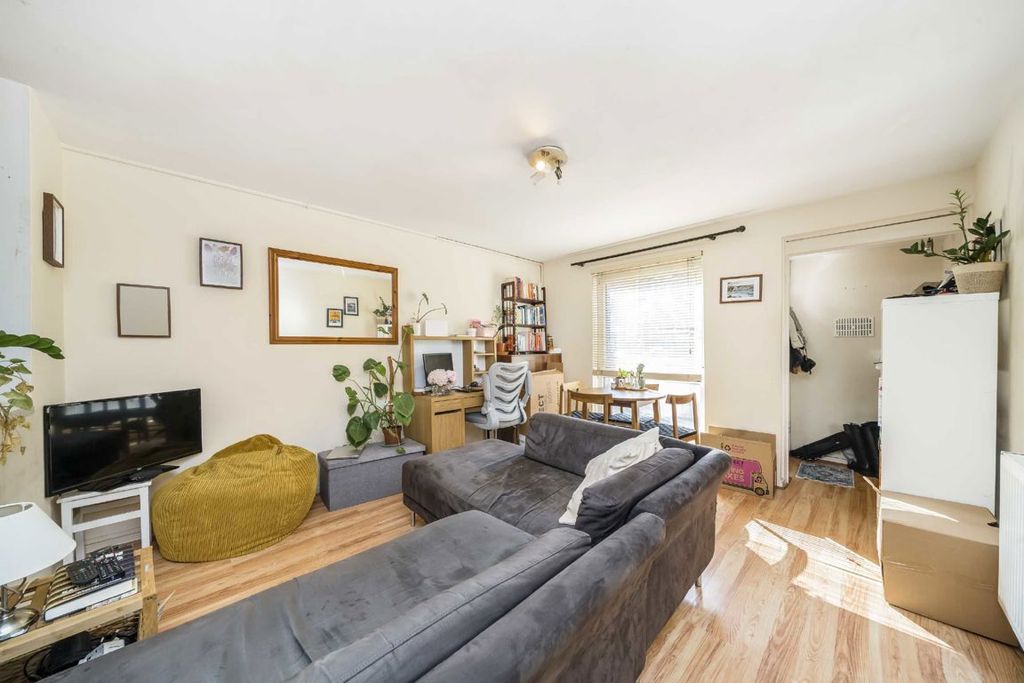 Property photo 2 of 4