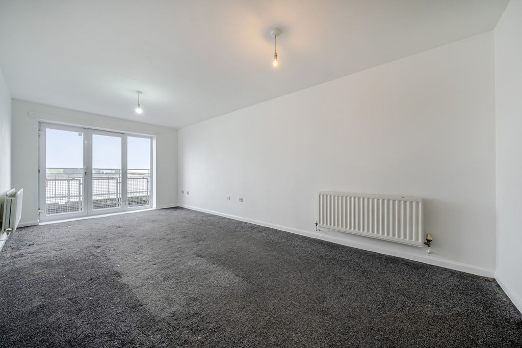 Property photo 3 of 15 1407882-10-698c56...