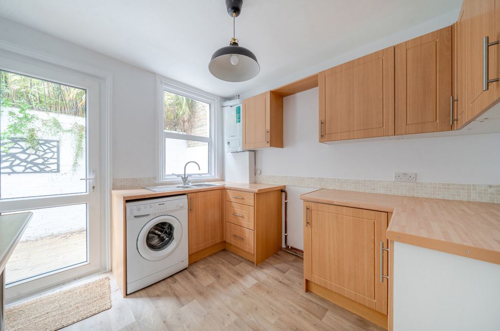 Property photo 1 of 10 1309522-7-6847Fb4...