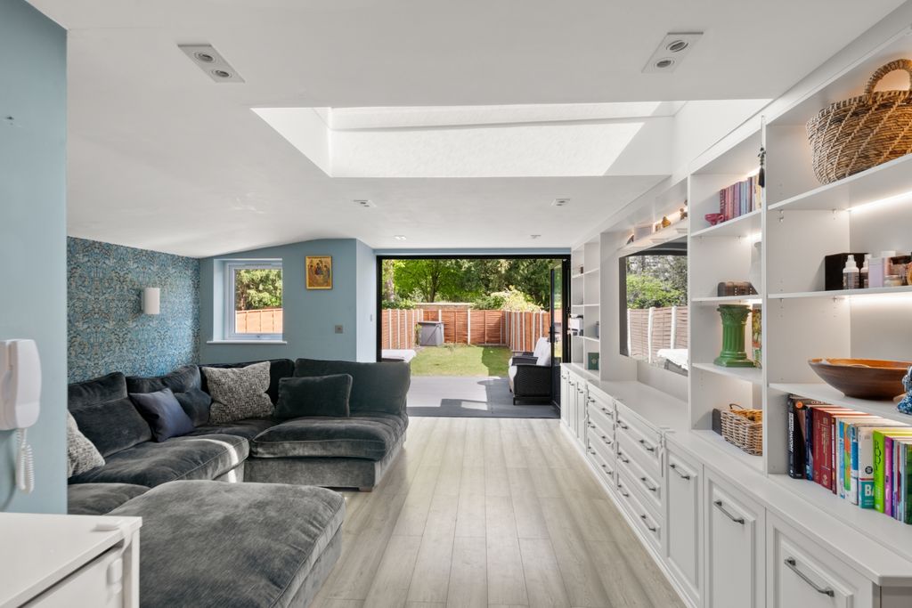 Property photo 3 of 14 Photo 3